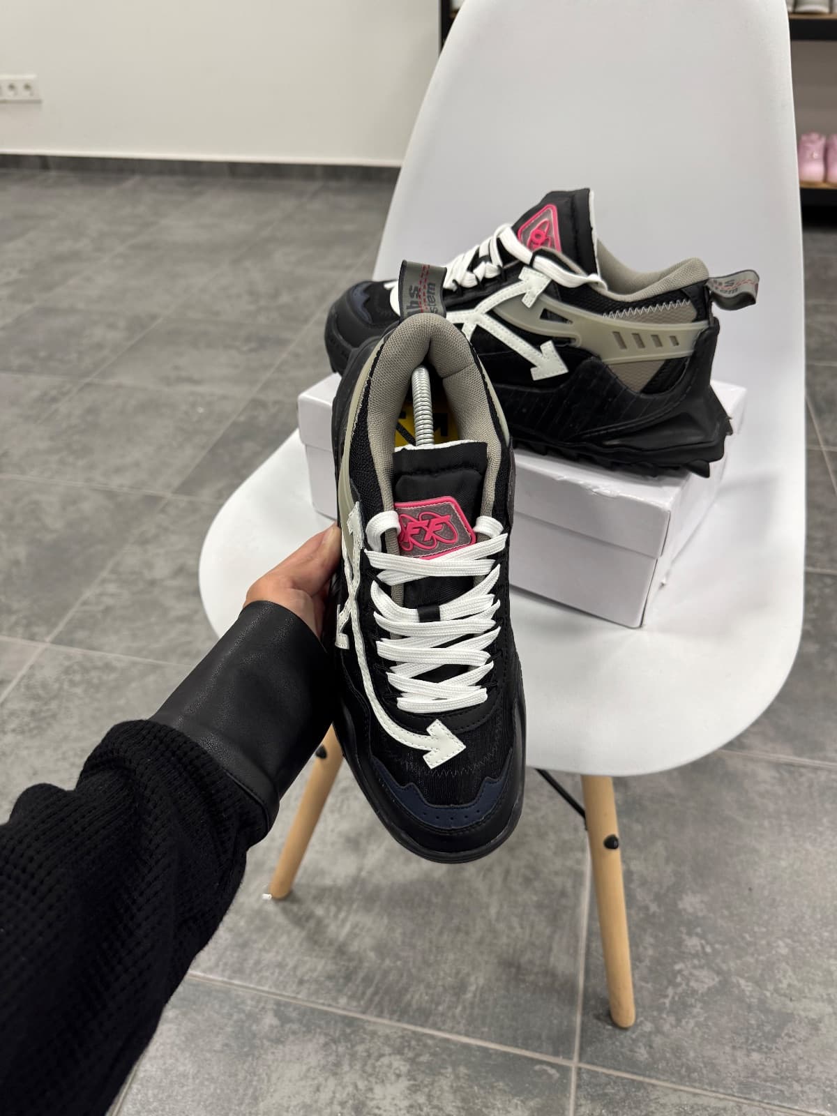 Off-White Odsy-1000 — 3