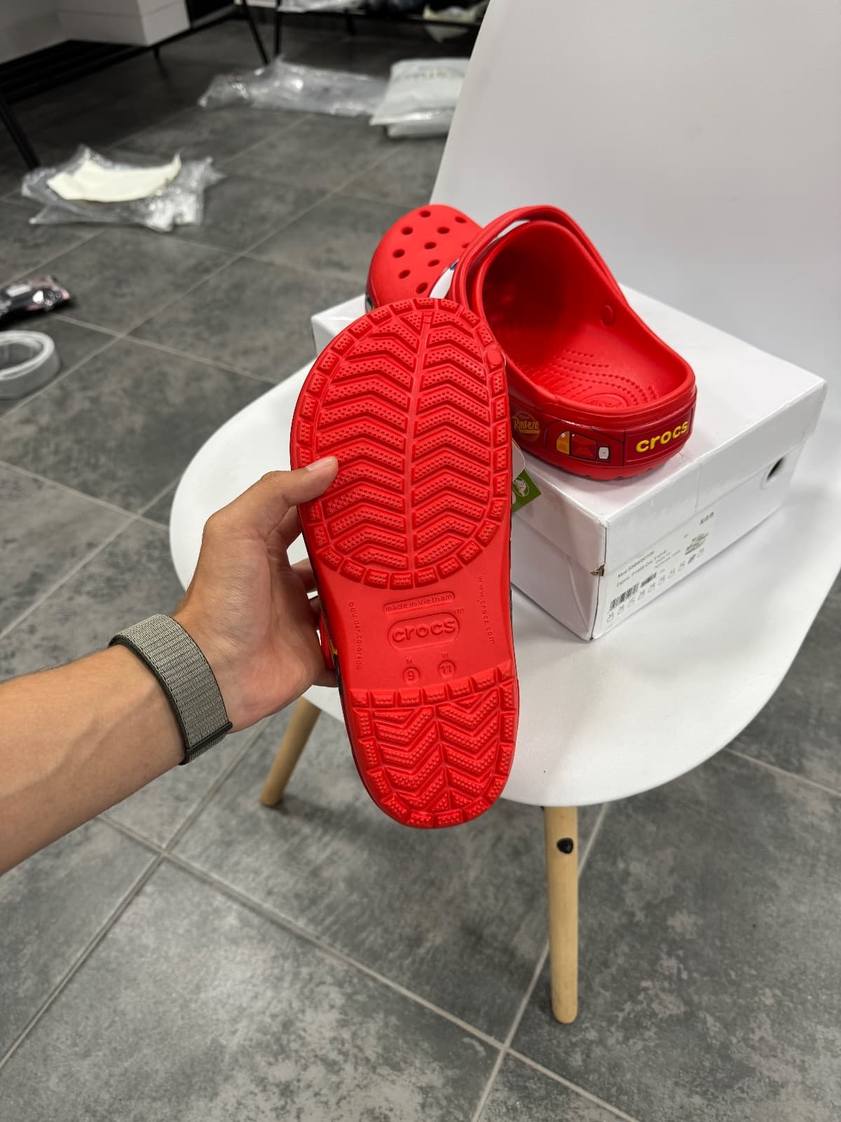 Cars x Crocs Classic Clog “Lightning McQueen” — 4